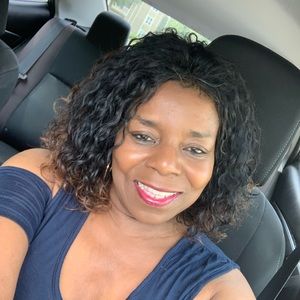 Meet your Posher, Carolyn